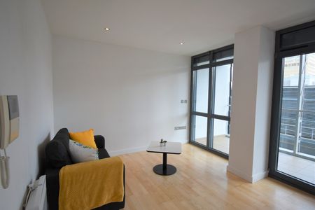 Studio Flat, Manchester, M3 - Photo 3