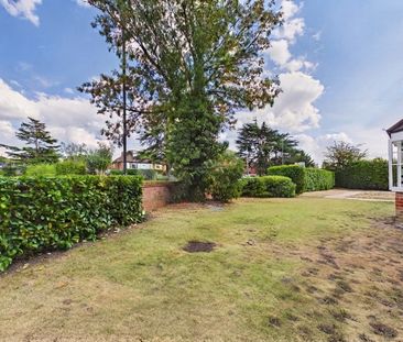 2 bedroom Flat in Red Kite Court, Maidenhead - Photo 6