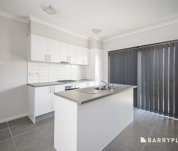 Dont Miss Out on This Well Presented and Modern 2 Storey Town House - Photo 1