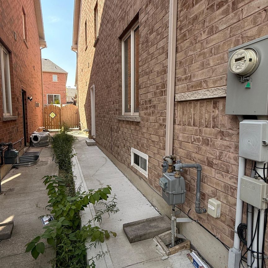 For Lease - 46 Delambray Street Unit# Basement, Brampton, Ontario - Photo 1