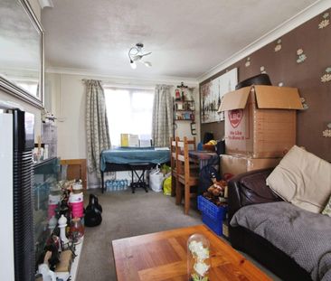 Penhill Drive, Swindon, Swindon, SN2 - Photo 2