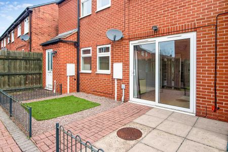 2 bedroom flat to rent - Photo 2