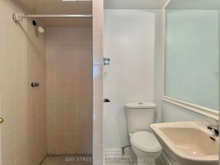 8 Queensgate Court #One Bedroom In Basement - Photo 4
