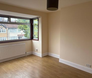 3 bedroom end of terrace house to rent - Photo 5