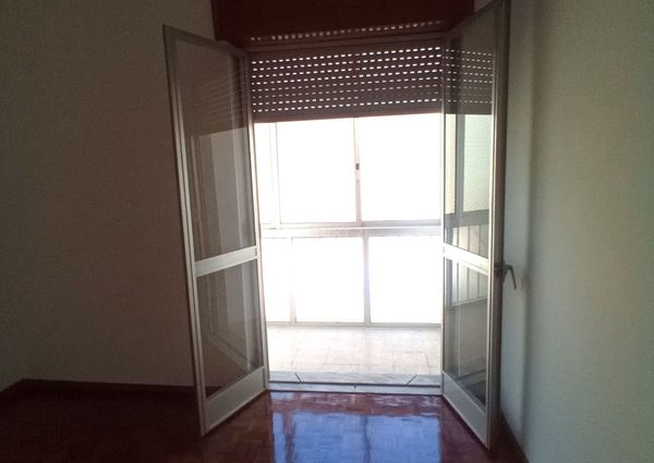 Apartamento T1 para Arrendamento no Forte da Casa