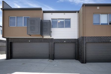 11/1 Sutherland Crescent, Taylor Australia - Photo 3