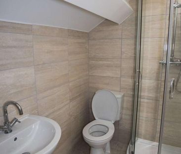 13 bedroom house of multiple occupation to rent - Photo 1