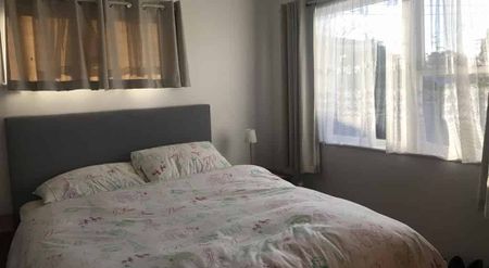 Enticing Family Home - Photo 2