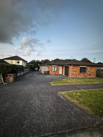 Charming 2BR Home in Flat Bush! - Photo 3