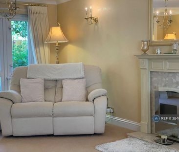 1 bedroom in a house share to rent - Photo 2