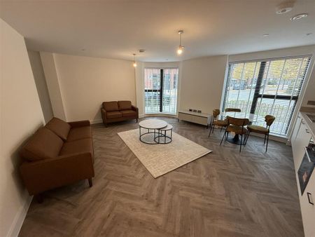 3 bedroom apartment to rent - Photo 3