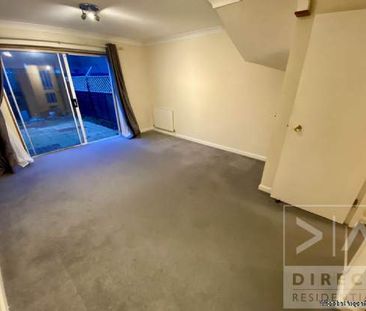 3 bedroom property to rent in Epsom - Photo 2