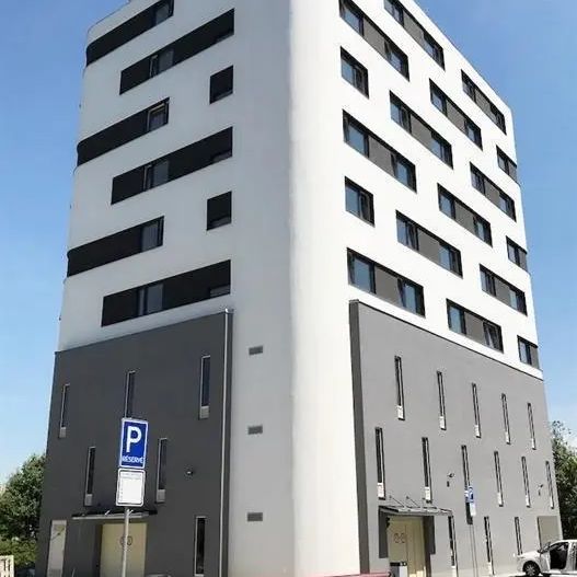 Pronájem bytu 1+kk, ul. třída Gen. Píky, Brno - Černá Pole, zařízený, parkování - Fotografie 1