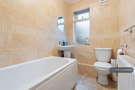 2 bedroom terraced house to rent - Photo 5