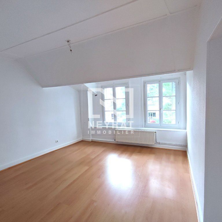 Location Appartement 4 pièces 98m² CHALON SUR SAONE 71100 - Photo 1
