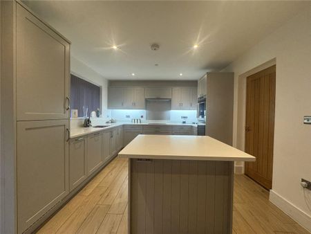 4 bedroom detached house to rent - Photo 5