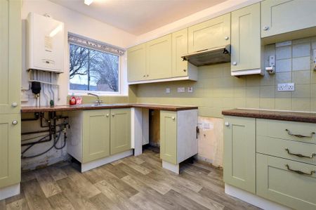 4 bedroom terraced house to rent - Photo 5