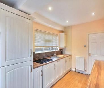 3 bedroom semi-detached house to rent - Photo 6