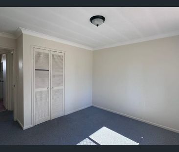 Spacious home in a great location - Photo 3