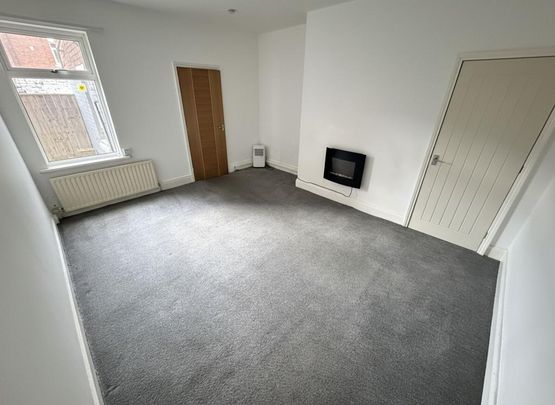 2 bedroom ground floor flat to rent - Photo 1