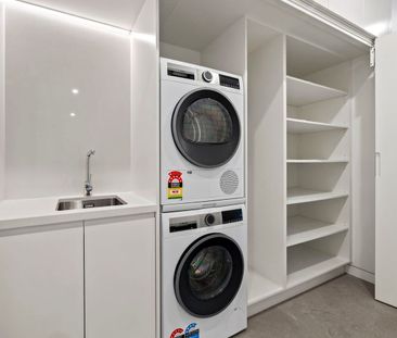 Stylish Brand-New 1 Bedroom Garden Flat with Leafy Outlook - Photo 5