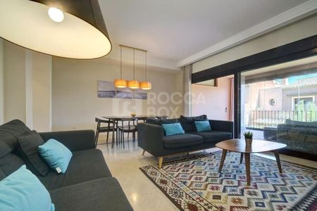 Luxury Town House in Estepona, Malaga - Photo 2