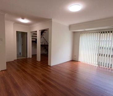 Move-In Ready! Beautiful 2-Bed Townhouse - Photo 2