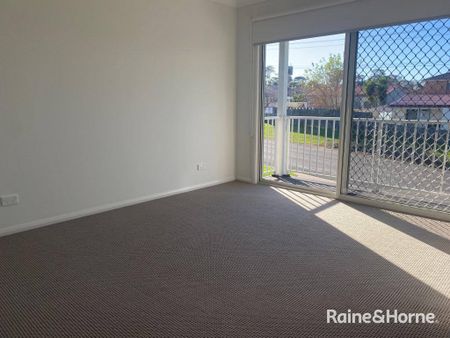 Modern Townhouse Living by the Shoalhaven River - Photo 5