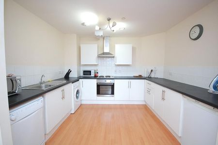 1 bedroom flat to rent - Photo 2