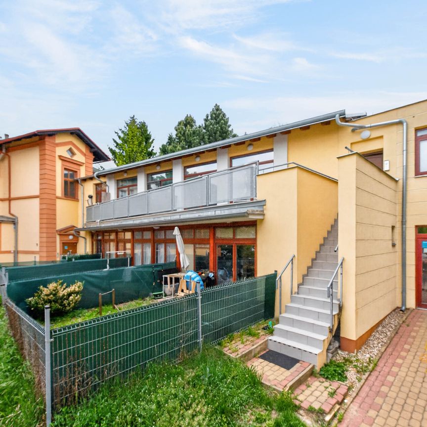 Pronájem bytu 1+kk a garsoniéry 33 m², Budějovická 635, Praha - Photo 1