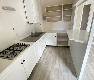 Location Appartement 2 pièces 48m² ORLEANS 45000 - Photo 5