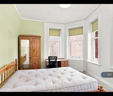 1 bedroom in a flat share to rent - Photo 6