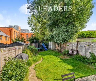 3 bedroom end of terrace to rent Copse Close - Photo 4