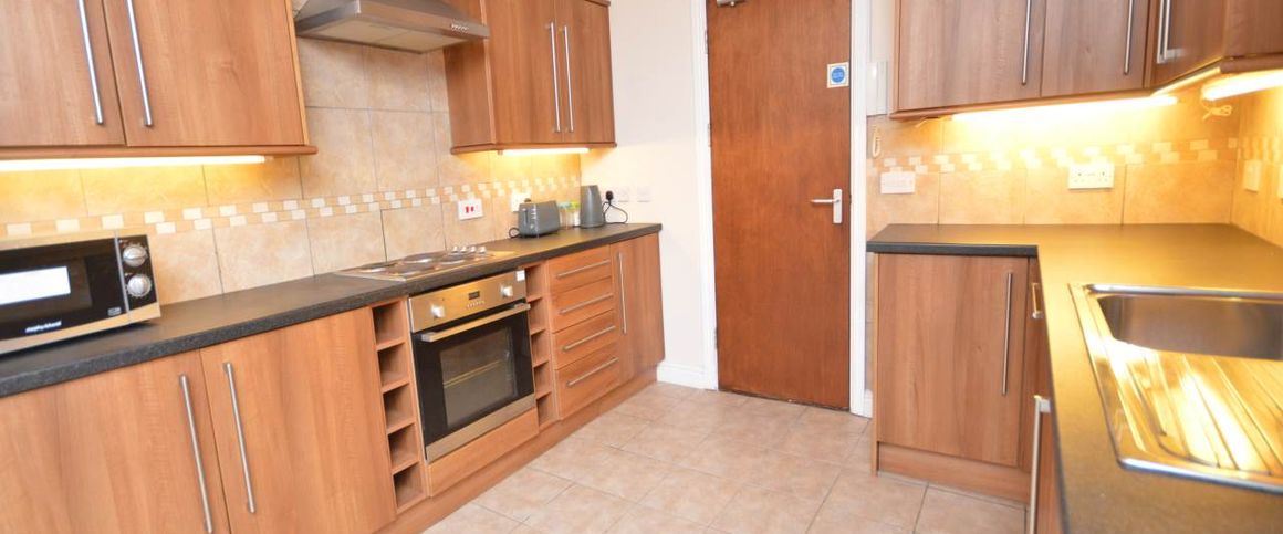 2 bed flat to rent in Brynymor Crescent, Uplands, SA1 - Photo 1