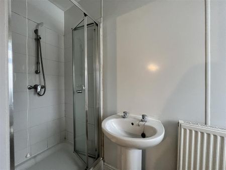 1 bedroom ground floor flat to rent - Photo 3