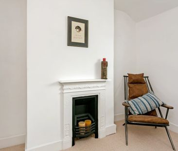 2 bedroom end of terrace house to rent - Photo 2