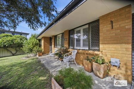 Low Maintenance 2 Bedroom Villa in Quiet Location - Photo 4