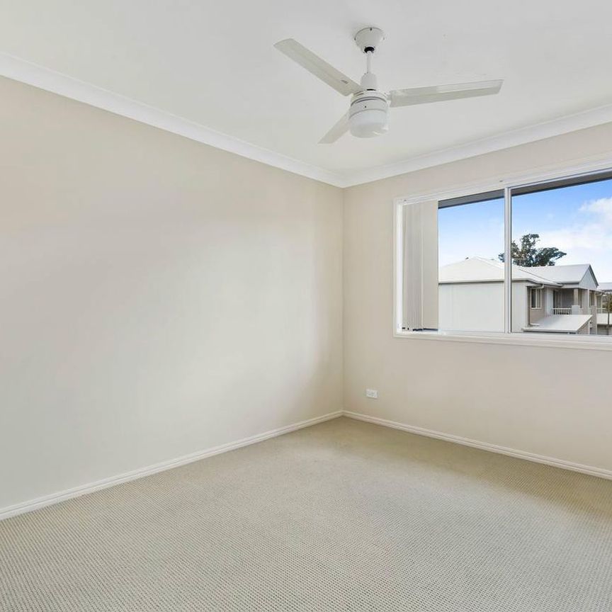 Beautiful 3 bedroom townhouse in Calamvale Call Lyn 0451361818 today to book inspection - Photo 1