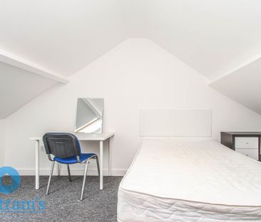 References Pending - 5 bed Apartment - Photo 5