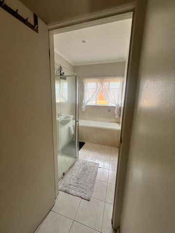 Sunshine North - Photo 4