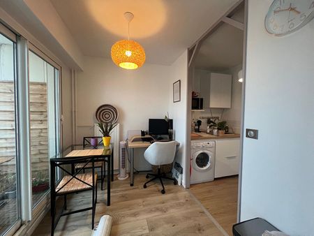 Location Appartement 1 pièce 31m² - Photo 3