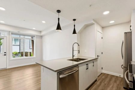 Livingston Townhomes — 2 bedroom, 1 bathroom and garage - Photo 4