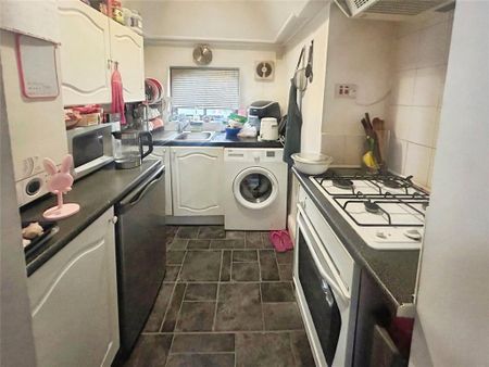 2 bedroom apartment to rent - Photo 5