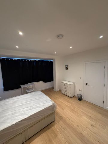 Room in a Shared House, North Circular Road, NW10 - Photo 5