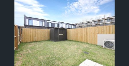 Three bedroom townhouse! - Photo 3