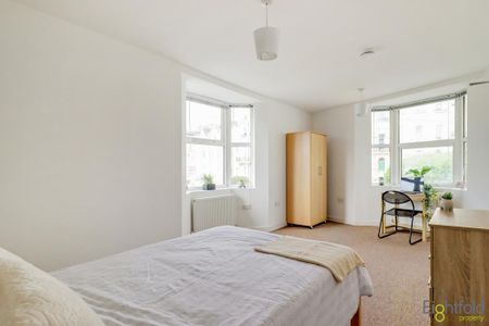 4 bedroom end of terrace house to rent - Photo 5