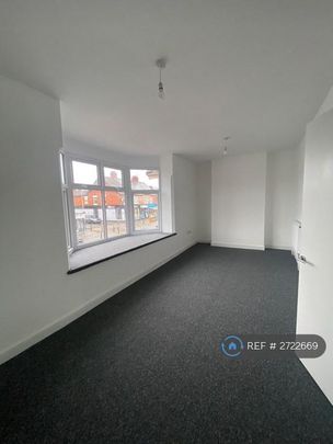 3 bedroom flat to rent - Photo 1