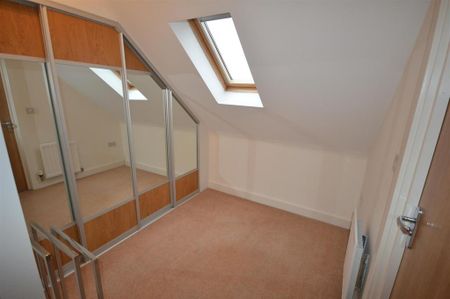 3 bedroom semi-detached house to rent - Photo 4