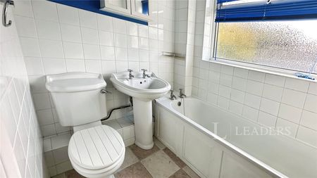 2 bedroom maisonette to rent Deep Denes, Luton, Bedfordshire, LU2 - Photo 2