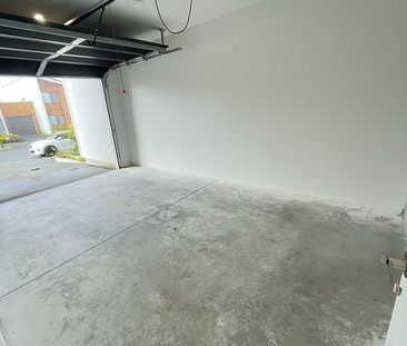Beachlands, 4 Bedrooms + 2.5 bathroom - Photo 4